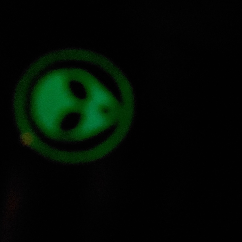 Glow In The Dark Alien head pendant Pendant Necklace - Picture 6 of 9